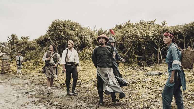 《斯卡羅》温貞菱（右一）、法比歐（左二）、黃健瑋（左三）、周厚安（左一）因戲結緣拍出好交情