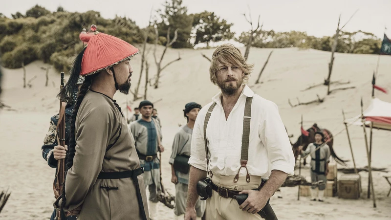 《斯卡羅》黃健瑋（左）與法比歐（右）的超流利英語對話，全靠周厚安指導