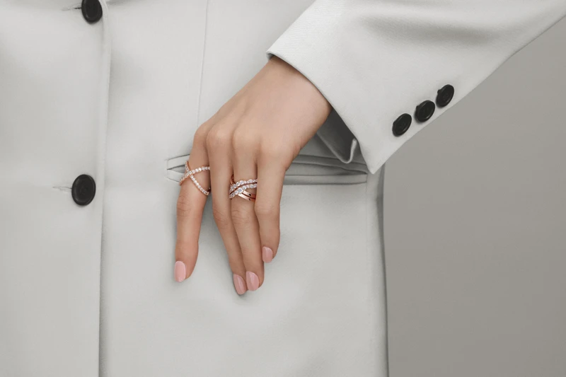 Lorelei Criss Cross玫瑰金鑽石戒指、Lorelei Cross Over玫瑰金鑽石戒指。 