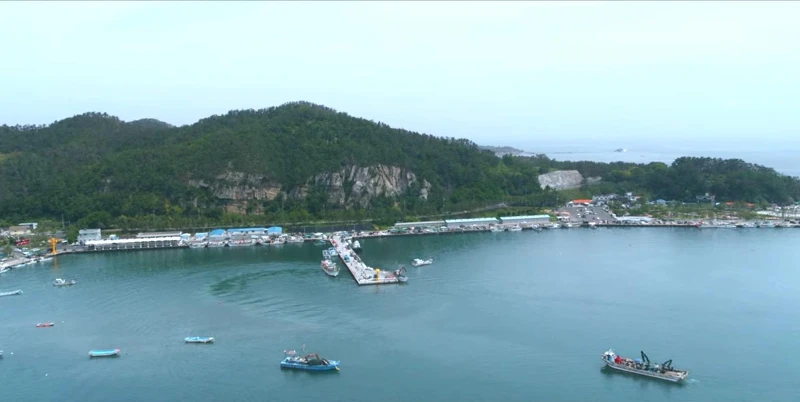 金宣虎、申敏兒《海岸村恰恰恰》 拍攝地「慶尚北道浦項市」九龍浦邑(劇中)   金宣虎、申敏兒《海岸村恰恰恰》 拍攝地「慶尚北道浦項市」九龍浦邑(劇中)