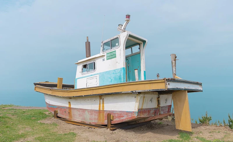 金宣虎、申敏兒《海岸村恰恰恰》 拍攝地「慶尚北道浦項市」 沙邦紀念公園 無根峰(實景) 金宣虎、申敏兒《海岸村恰恰恰》 拍攝地「慶尚北道浦項市」 沙邦紀念公園 無根峰(實景)