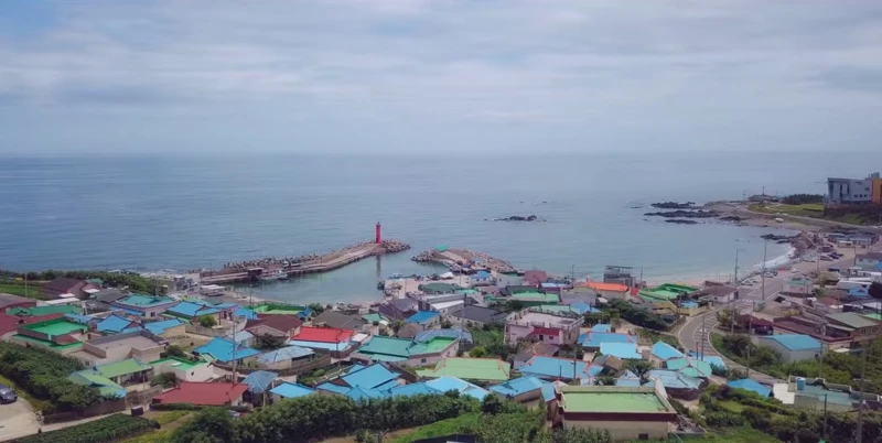 金宣虎、申敏兒《海岸村恰恰恰》 拍攝地「慶尚北道浦項市」 清津里(劇中) 金宣虎、申敏兒《海岸村恰恰恰》 拍攝地「慶尚北道浦項市」 清津里(劇中)