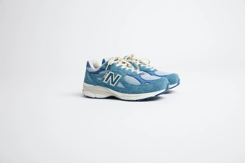 Levi’s X NB 990v3聯名新款（潮流湖藍），售價NT$7,980