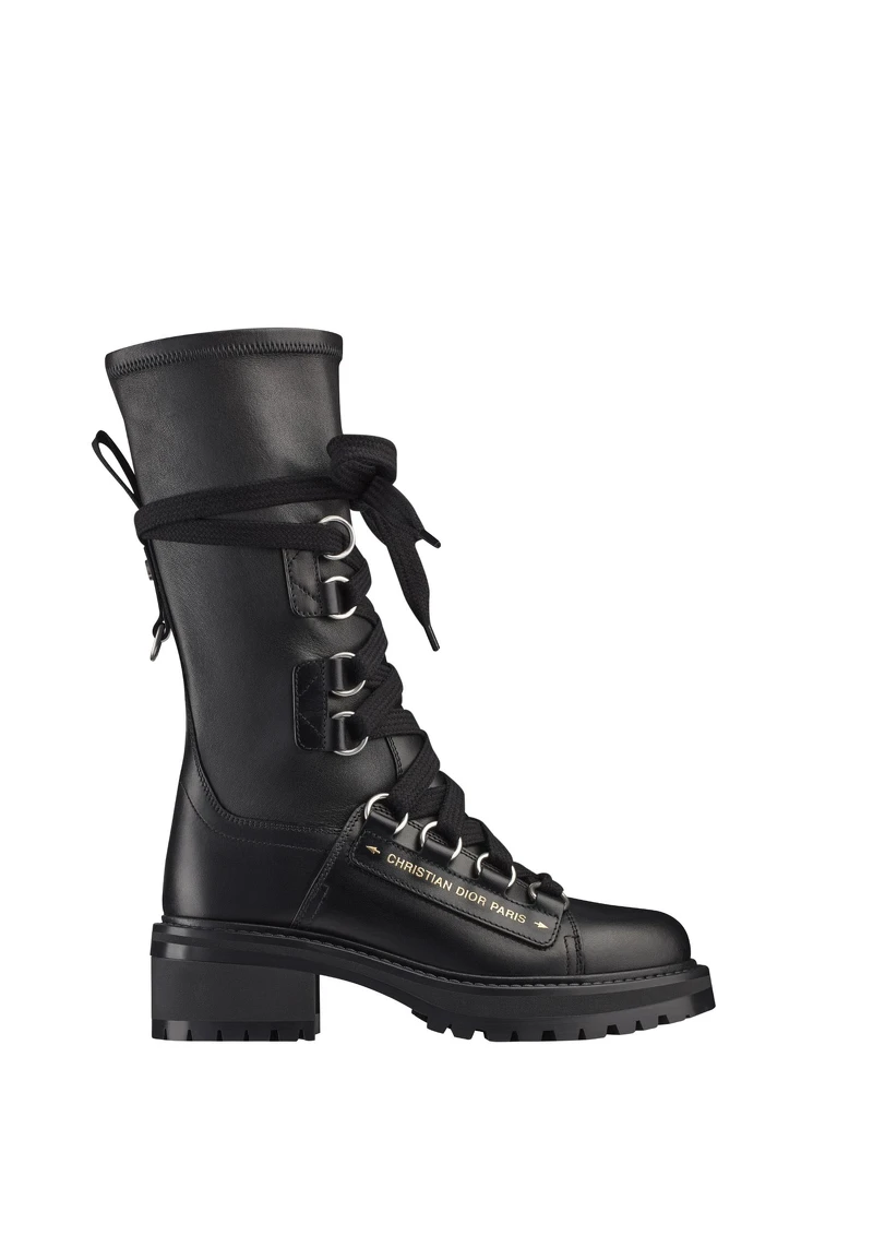 黑色襪套式皮革長軍靴，Dior，價格店洽。