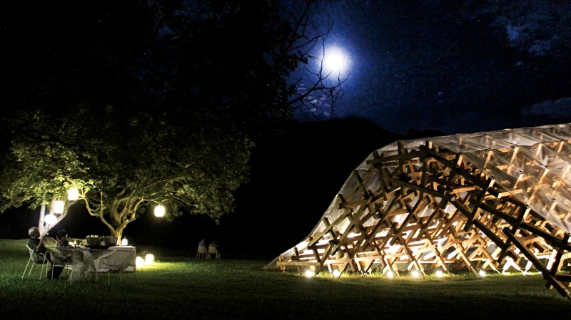 日本建築大師隈研吾打造的風檐