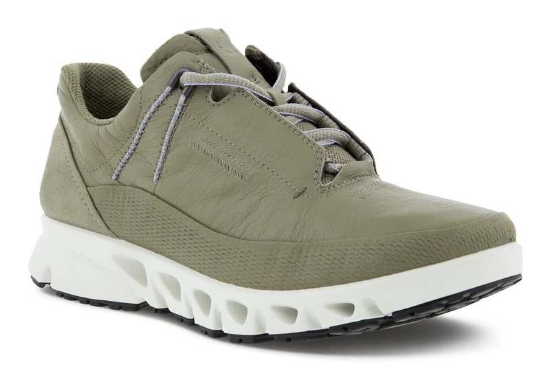 Ecco Multi-Vent防水運動鞋,售價NT$8,380 Ecco Multi-Vent防水運動鞋,售價NT$8,380