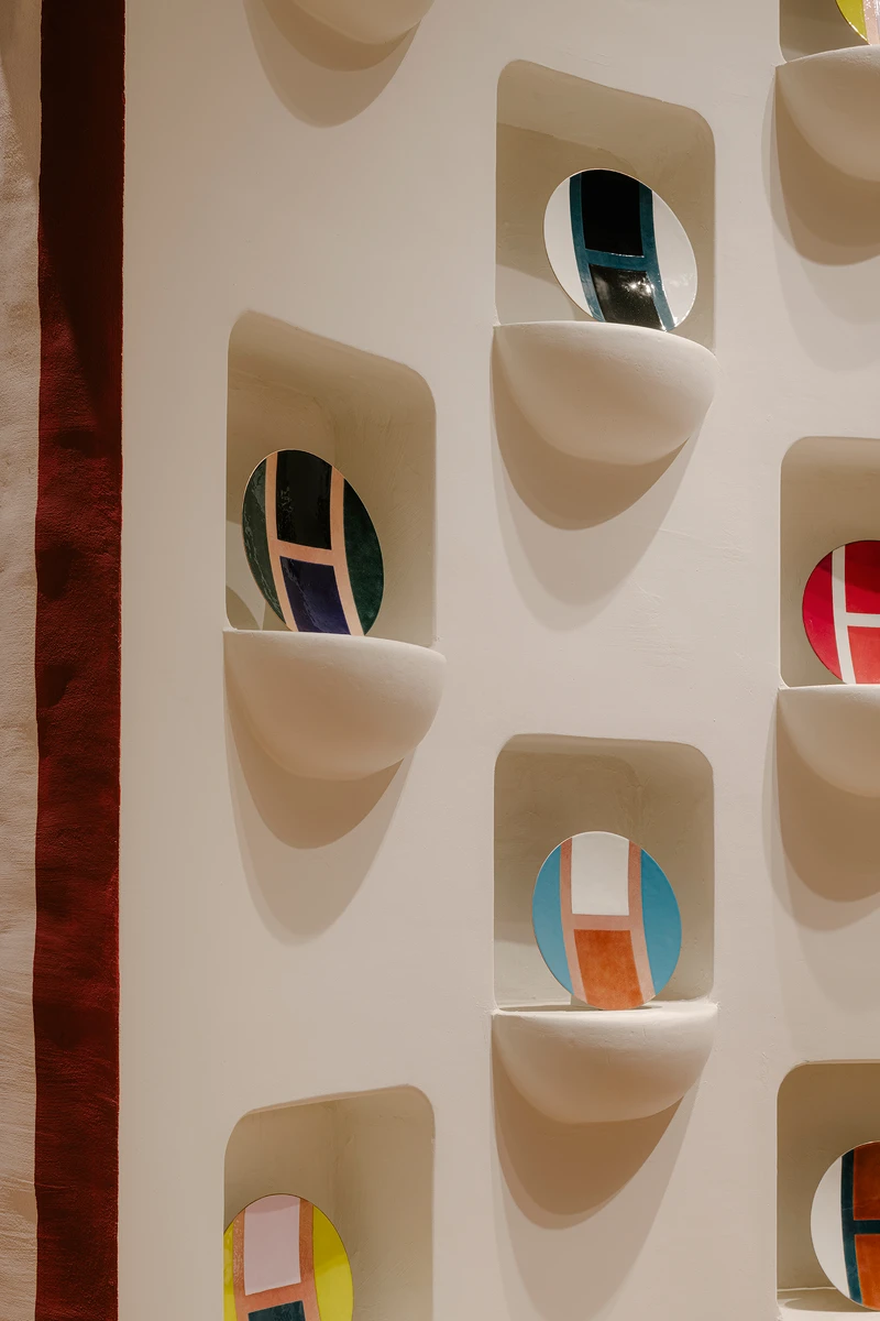 Sialk 系列餐桌擺飾於展場。 Sialk 系列餐桌擺飾於展場。