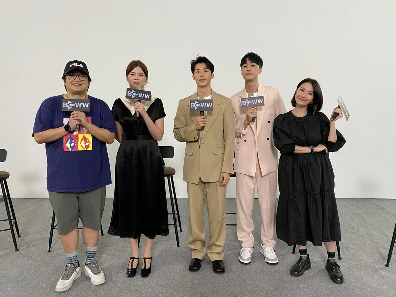 《想見你》2021韓國首爾國際電視節跨海舉辦線上座談會，編劇簡奇峯（左起）、林欣慧、演員許光漢、施柏宇、製作人麻怡婷受邀參與