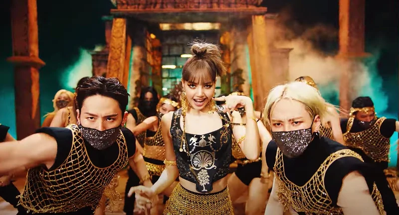 LISA「鋼鐵瀏海」不是叫假的! LISA「鋼鐵瀏海」不是叫假的!