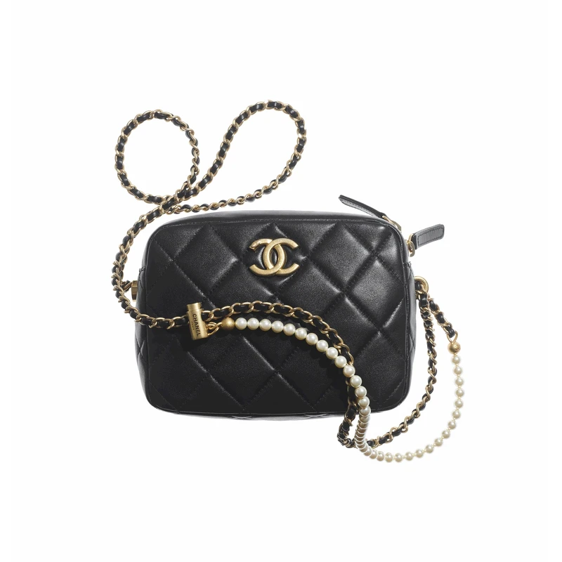 黑色皮革菱格紋皮穿鍊飾以幻象珍珠肩背包，NT131,100