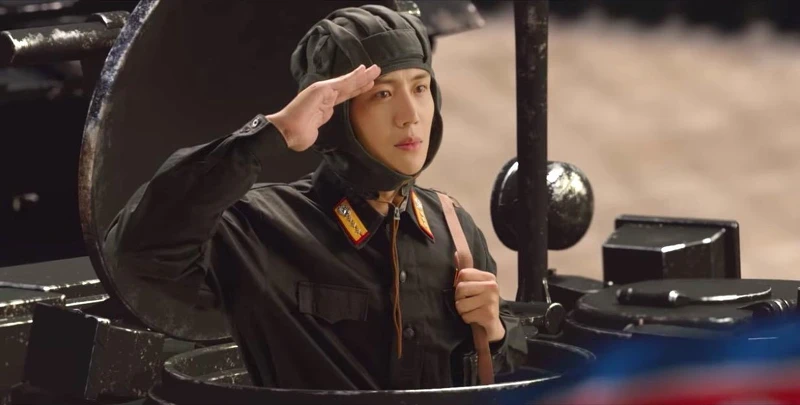 《海岸村恰恰恰》金宣虎「斜槓洪班長」才藝富翁無誤！