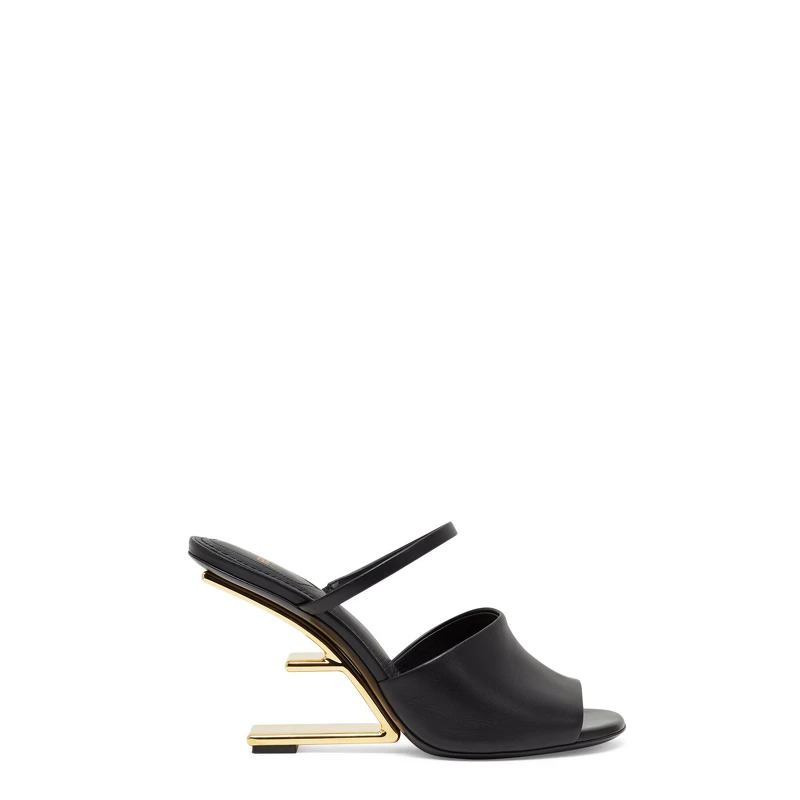 Fendi First高跟涼鞋，售價NT$45,000