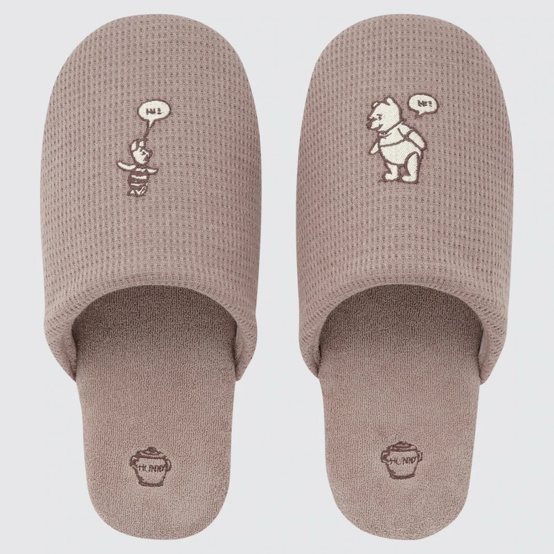 Winnie the Pooh家居拖鞋,售價NT$390 Winnie the Pooh家居拖鞋,售價NT$390