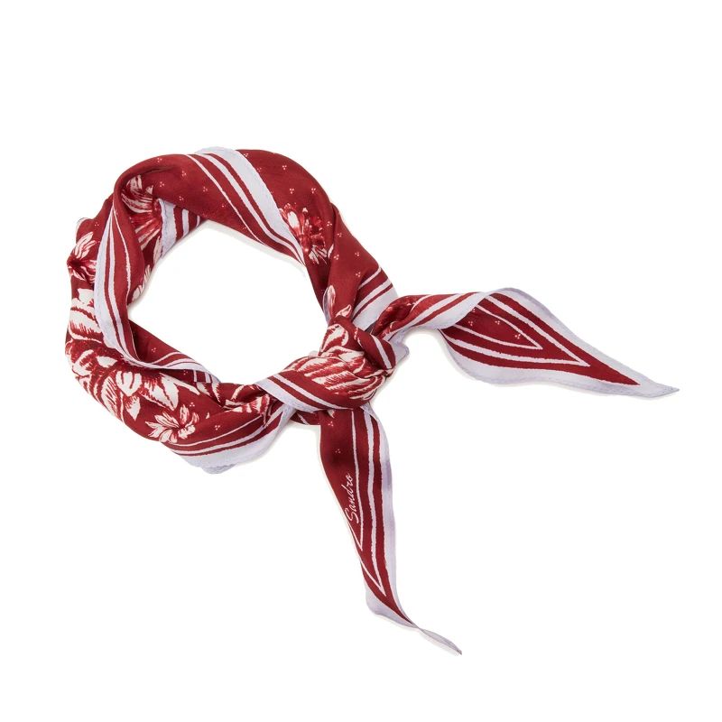 花朵紅色領巾,Sandro,NT3,480。 花朵紅色領巾,Sandro,NT3,480。