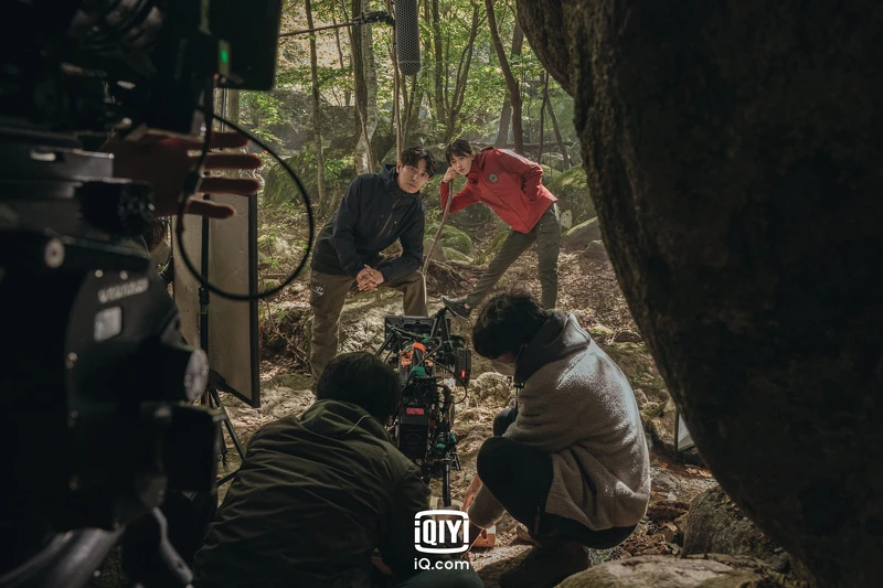 全智賢、朱智勛《智異山》前導預告來了! 全智賢、朱智勛《智異山》前導預告來了!