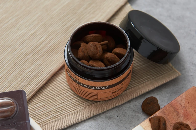 PILLING BEAN 咖啡豆豆臉部磨砂形象圖 PILLING BEAN 咖啡豆豆臉部磨砂形象圖