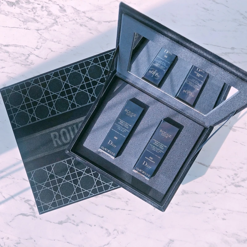 DIOR迪奧藍星高訂絲絨禮盒，打開來還附有鏡子。