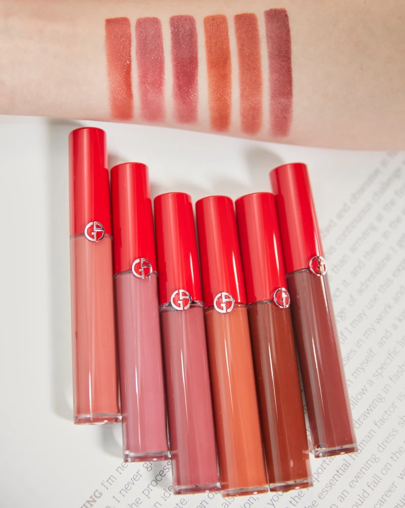 Giorgio Armani訂製浪漫系列試色，左起為：#214、#529、#530、#208、#209、#210。