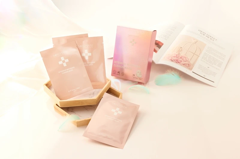 東森自然美深層美白安瓶氣墊面膜情境照。 東森自然美深層美白安瓶氣墊面膜情境照。