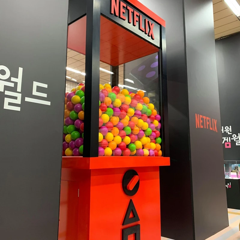 《魷魚遊戲》韓國梨泰院站打造沈浸式「遊戲現場」！