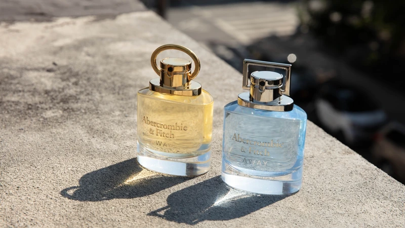 Abercrombie & Fitch(A&F) 2021 AWAY境男女新香情境照。 Abercrombie & Fitch(A&F) 2021 AWAY境男女新香情境照。