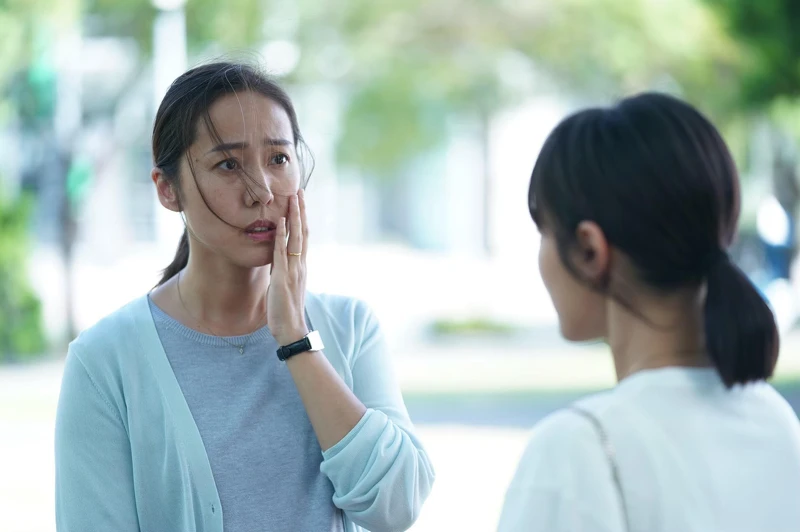 ▲王淨在劇中用力呼巴掌，嚇傻張詩盈。（圖／Netflix提供）