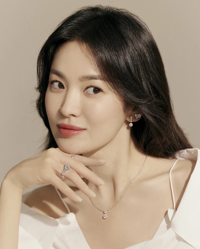 CHAUMET Bee My Love X 宋慧喬 Look .1 CHAUMET Bee My Love X 宋慧喬 Look .1