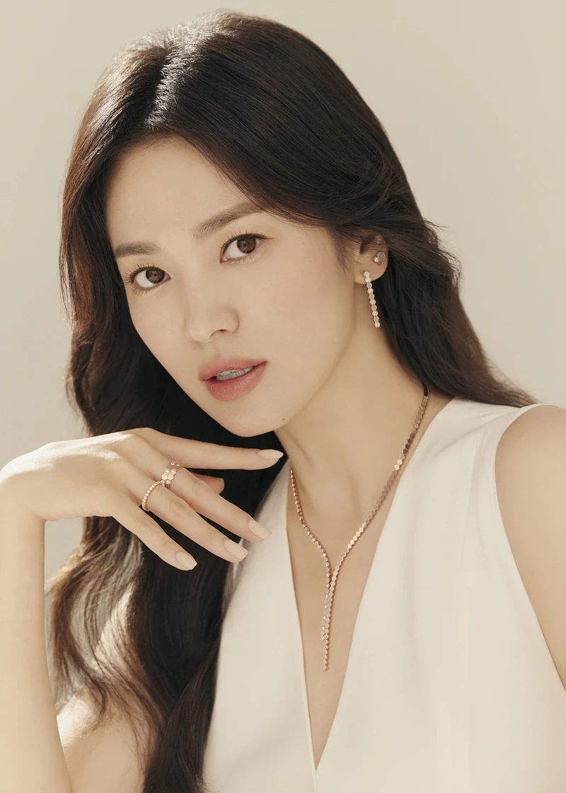 CHAUMET Bee My Love X 宋慧喬 Look .4 CHAUMET Bee My Love X 宋慧喬 Look .4