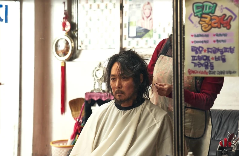 《魷魚遊戲》人性本善或本惡？李政宰 髮色大變有玄機？