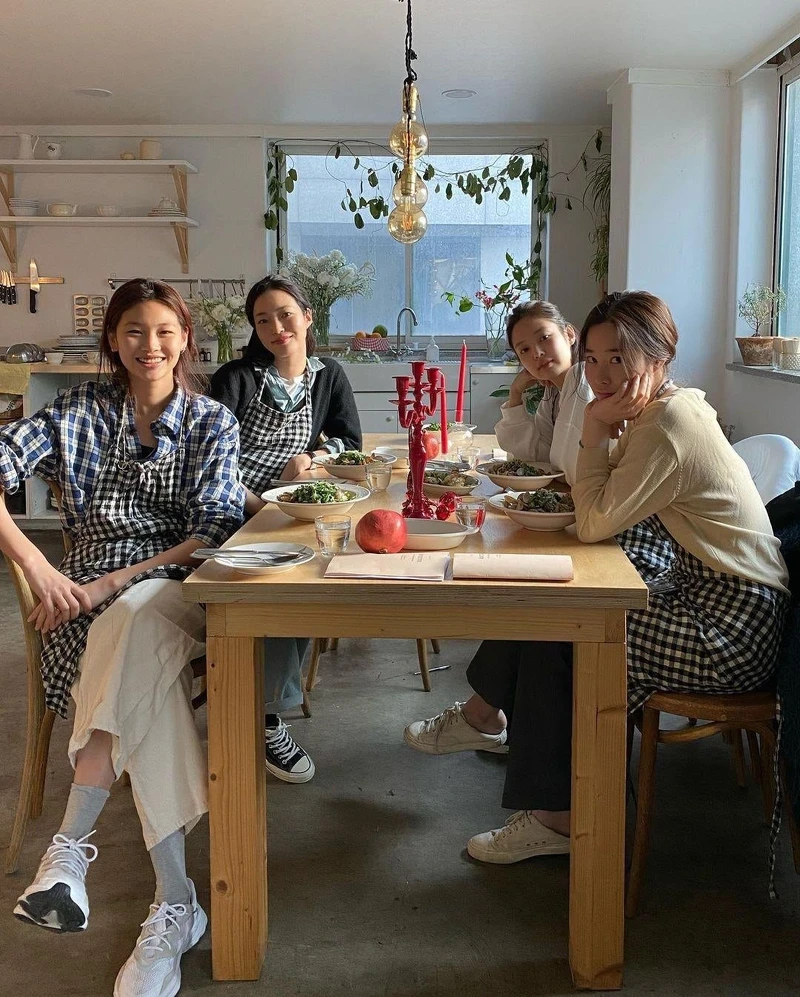 《魷魚遊戲》脫北辣妹 「姜曉」鄭好娟!原來和BLACKPINK Jennie是閨蜜! 《魷魚遊戲》脫北辣妹 「姜曉」鄭好娟!原來和BLACKPINK Jennie是閨蜜!