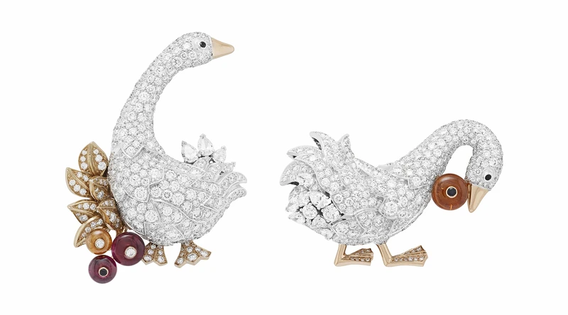 Oies胸針 白K金，玫瑰金，錳鋁榴石， 黑色尖晶石，紅碧璽，鑽石， 建議售價約新台幣$10,900,000元