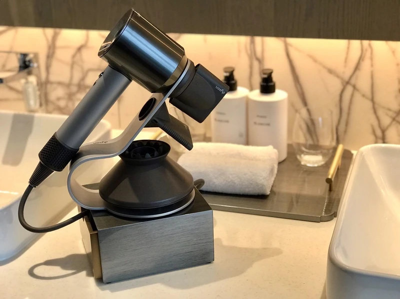 高雄洲際酒店所有客房皆選用新一代Dyson Supersonic™ 吹風機。 高雄洲際酒店所有客房皆選用新一代Dyson Supersonic™ 吹風機。