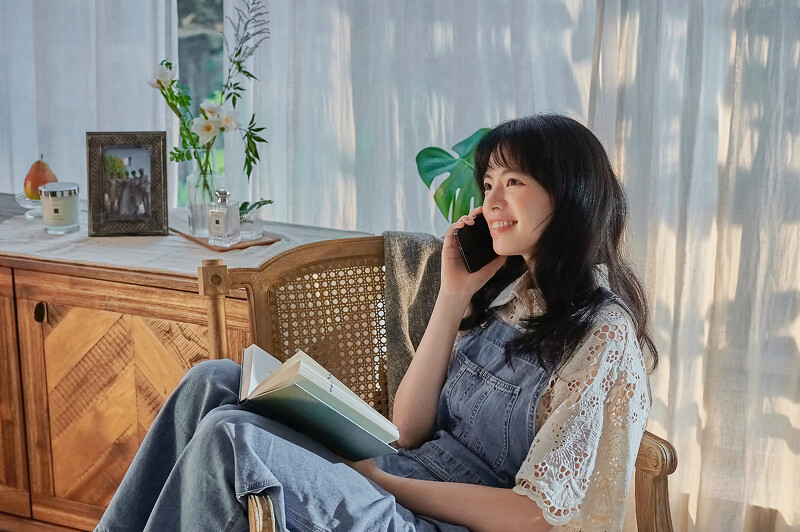 陸夏服裝:蕾絲長版襯衫,H&M / 丹寧連身長褲,GAP、無袖連身長褲,H&M 陸夏服裝:蕾絲長版襯衫,H&M / 丹寧連身長褲,GAP、無袖連身長褲,H&M