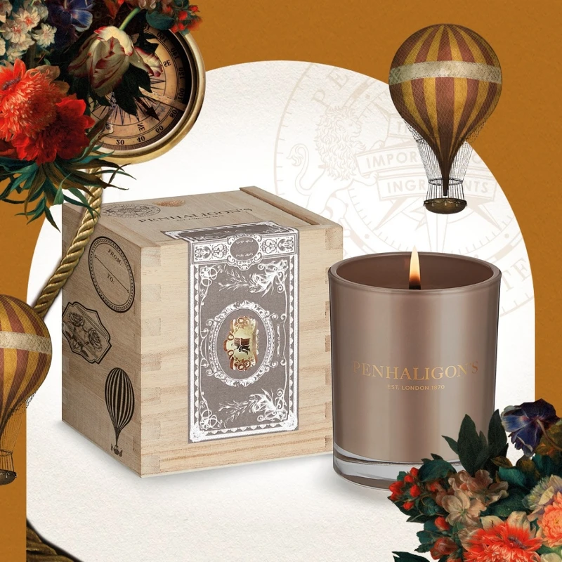 Penhaligon’s潘海利根推出客製化禮盒印章服務，可以蓋在蠟燭的木盒上。