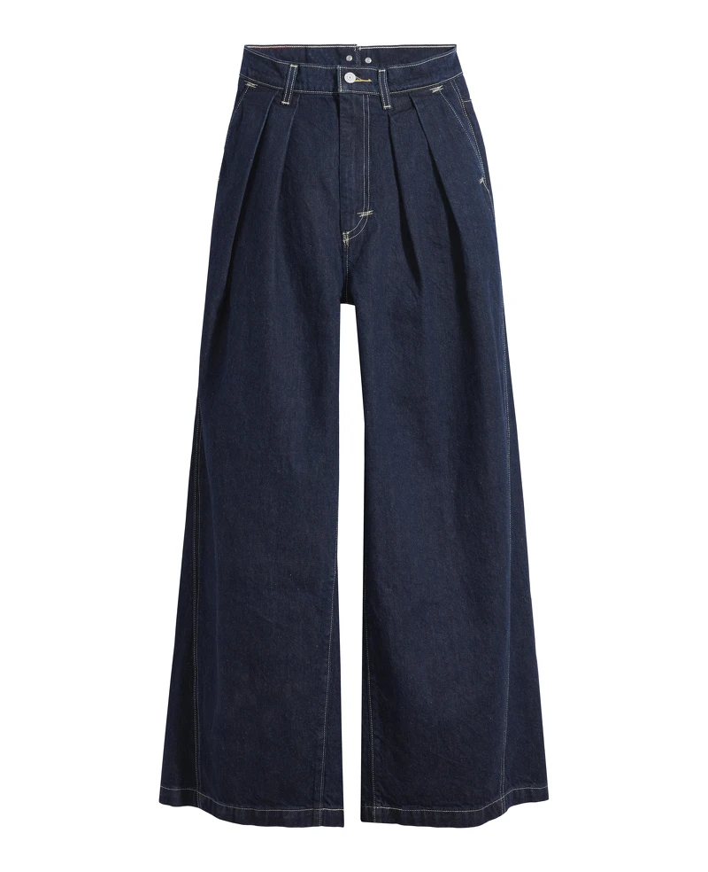 Levi’s RED秋冬丹寧喇叭褲(女款),售價NT$6,200 Levi’s RED秋冬丹寧喇叭褲(女款),售價NT$6,200