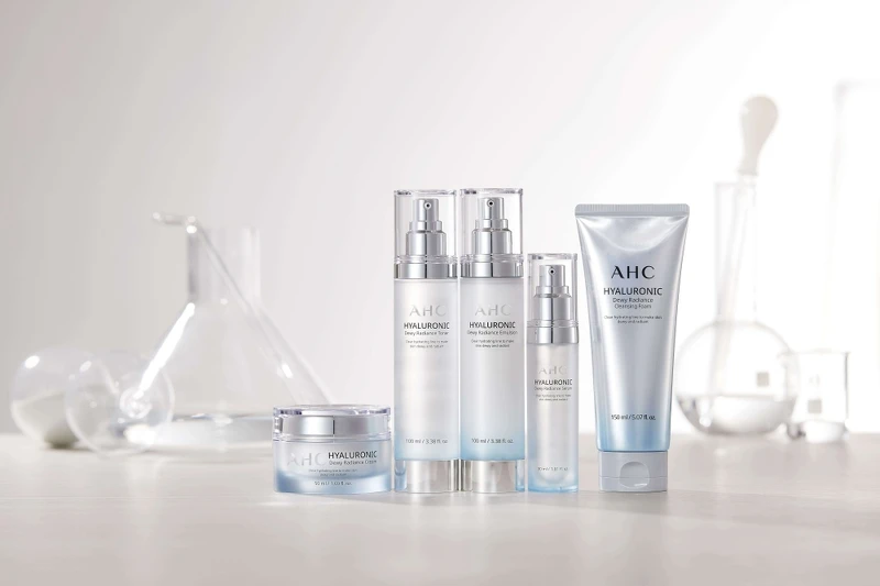 AHC超能玻尿酸系列情境照。 AHC超能玻尿酸系列情境照。