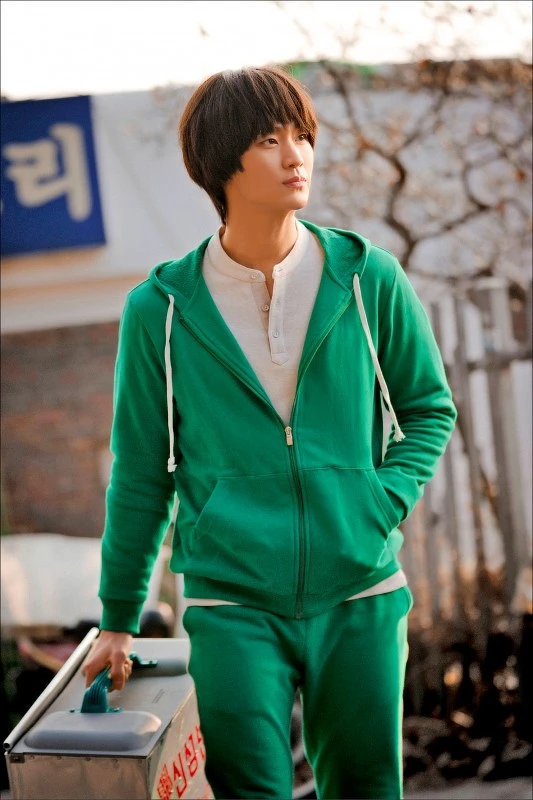 金秀賢 竟然也參加《魷魚遊戲》搶獎金? 金秀賢 竟然也參加《魷魚遊戲》搶獎金?