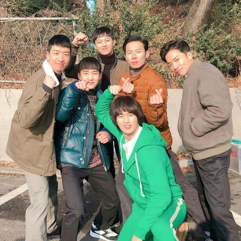 金秀賢 竟然也參加《魷魚遊戲》搶獎金? 金秀賢 竟然也參加《魷魚遊戲》搶獎金?