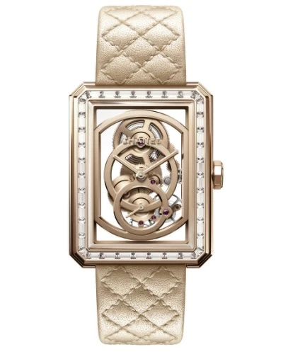 Chanel Boy•Friend鏤空腕錶(搭載Caliber 3手上鍊機械機芯)大型款,Beige米色金,鑲嵌鑽石,金棕色菱格紋圖騰小牛皮錶帶 Chanel Boy•Friend鏤空腕錶(搭載Caliber 3手上鍊機械機芯)大型款,Beige米色金,鑲嵌鑽石,金棕色菱格紋圖騰小牛皮錶帶