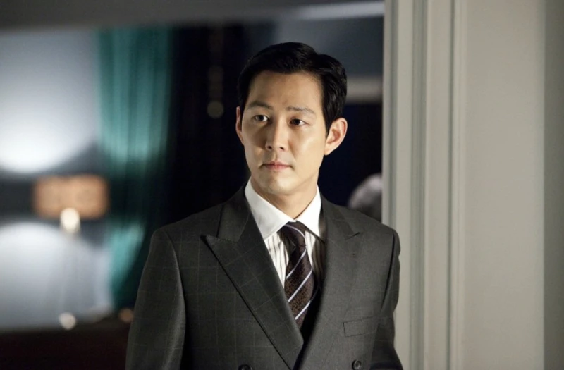 《魷魚遊戲》形象太魯？李政宰 情色電影《下女》多金富二代+顏值身材超無敵