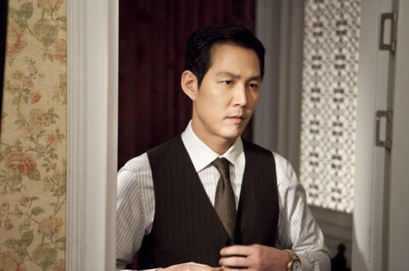 《魷魚遊戲》形象太魯？李政宰 情色電影《下女》多金富二代+顏值身材超無敵