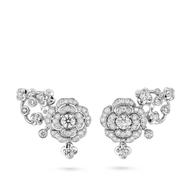 Bouton de Camélia耳環 18K白金鑲嵌鑽石 建議售價NTD873,000元 Bouton de Camélia耳環 18K白金鑲嵌鑽石 建議售價NTD873,000元