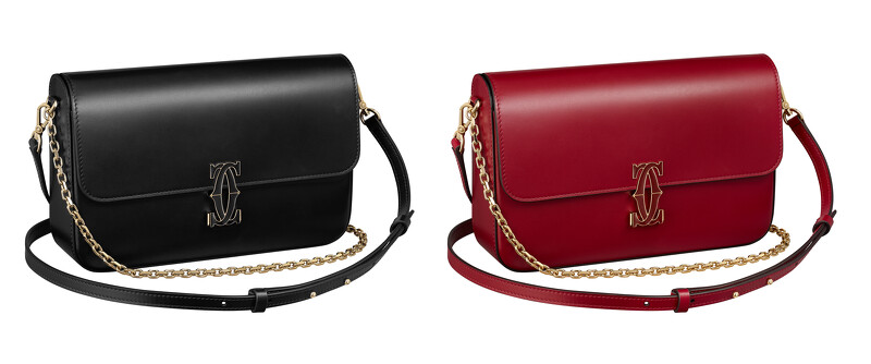 Double C de Cartier鍊帶肩揹包小型款(黑色小牛皮、櫻桃紅色小牛皮),參考價格約NT92,000 Double C de Cartier鍊帶肩揹包小型款(黑色小牛皮、櫻桃紅色小牛皮),參考價格約NT92,000