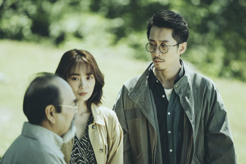 《2049》中的陳漢典與李亦捷飾演在資訊爆炸社會中感情疏離的夫妻