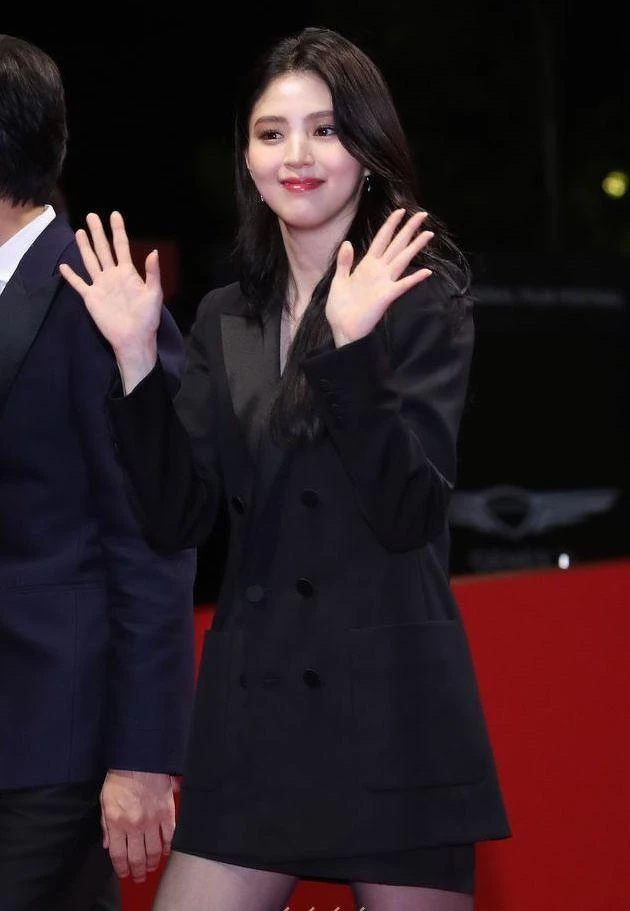 韓韶禧辣爆!領軍19禁《以吾之名》演員群前進釜山影展開幕式! 韓韶禧辣爆!領軍19禁《以吾之名》演員群前進釜山影展開幕式!