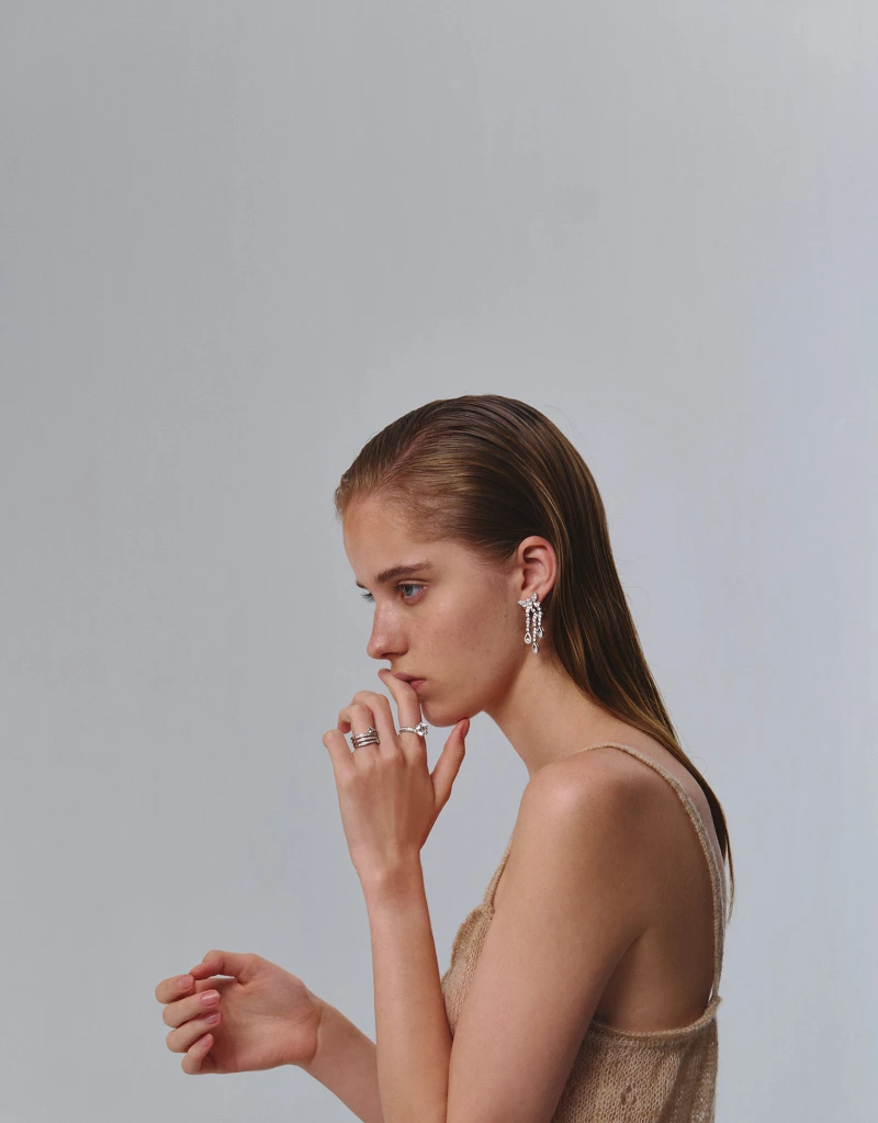 Aerial Regal Butterfly白K金鑽石耳環/Aerial Regal白K金鑽石戒指/Endless Love鉑金鑽石戒指 主鑽約3ct Aerial Regal Butterfly白K金鑽石耳環/Aerial Regal白K金鑽石戒指/Endless Love鉑金鑽石戒指 主鑽約3ct