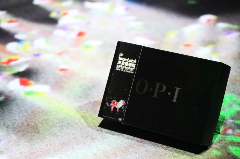 OPI teamLab絕美光影禮盒情境圖。 OPI teamLab絕美光影禮盒情境圖。