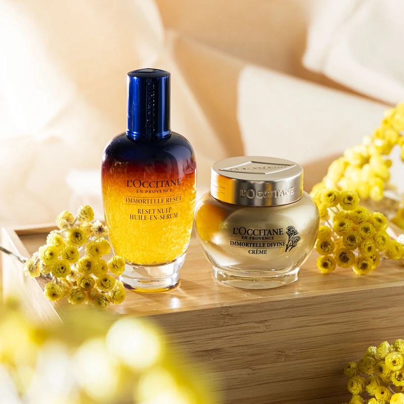 內含:光萃肌活露75ml NT. 4,200,蠟菊賦活極萃霜 65ml NT. 4,800 內含:光萃肌活露75ml NT. 4,200,蠟菊賦活極萃霜 65ml NT. 4,800