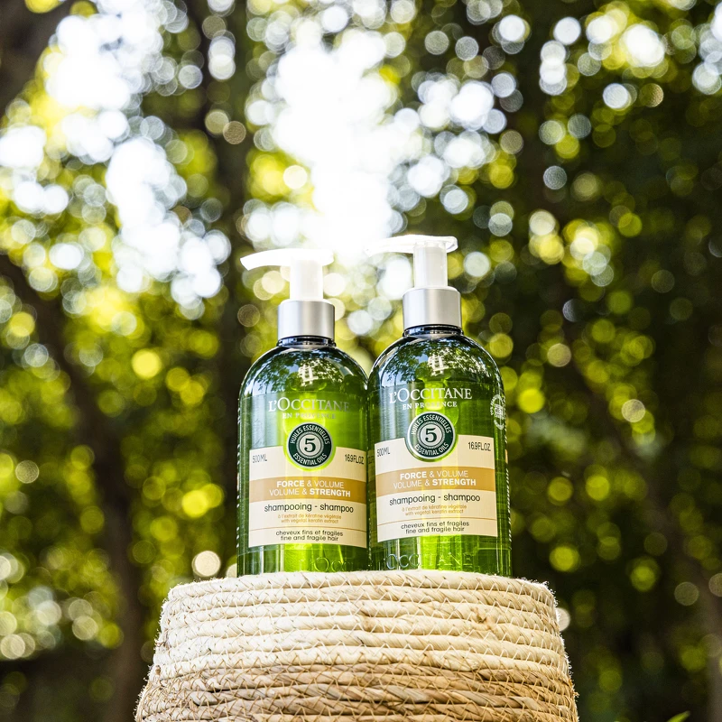 內含:草本強韌洗髮乳500ml*2 NT2,020 (原價NT2,80,72折) 內含:草本強韌洗髮乳500ml*2 NT2,020 (原價NT2,80,72折)