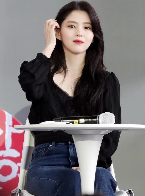 韓韶禧 自帶美圖濾鏡，出席《以吾之名》釜山影展座談